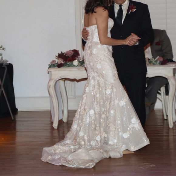 Eva Lendel "Santa" Wedding Dress ABSOLUTELY STUNNING - Picture 6 of 13